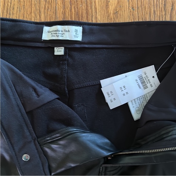 NWT Abercrombie & Fitch Vegan Leather Ankle Straight Pants - Picture 3 of 5